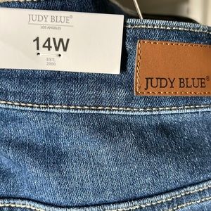 NWT Judy Blue capri 14w